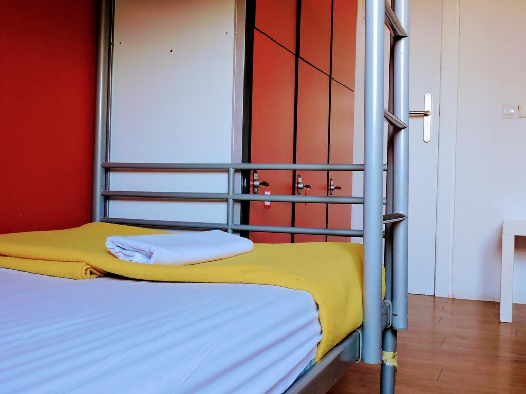 Feetup Home Backpackers Valencia Exterior photo