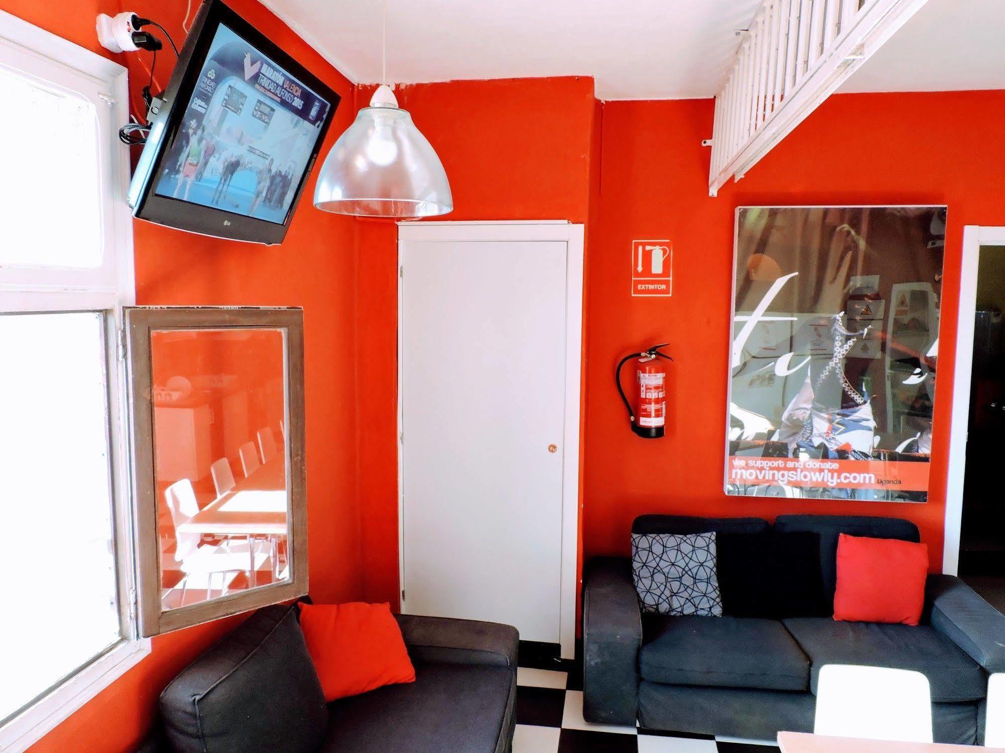 Feetup Home Backpackers Valencia Exterior photo