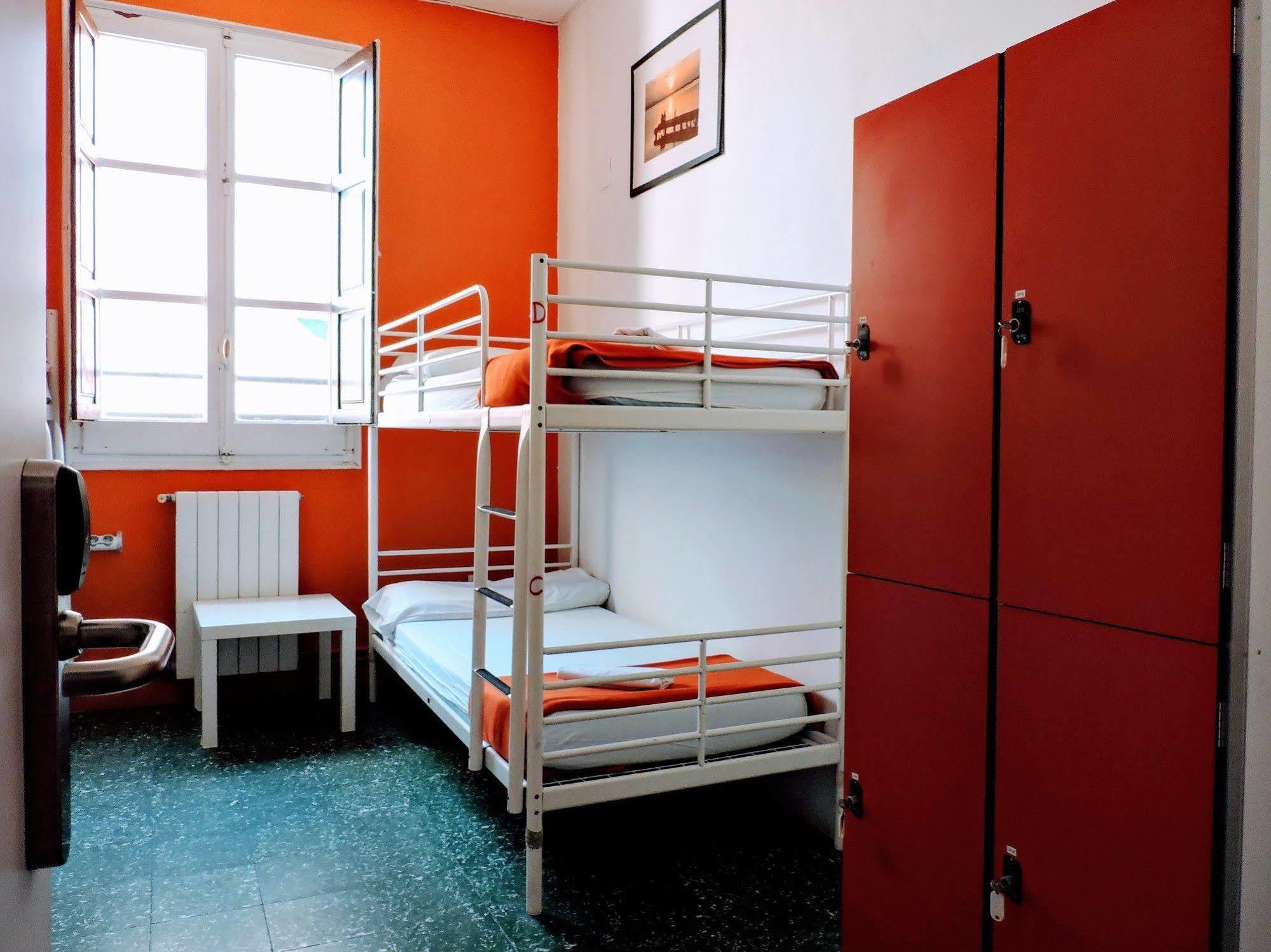 Feetup Home Backpackers Valencia Exterior photo